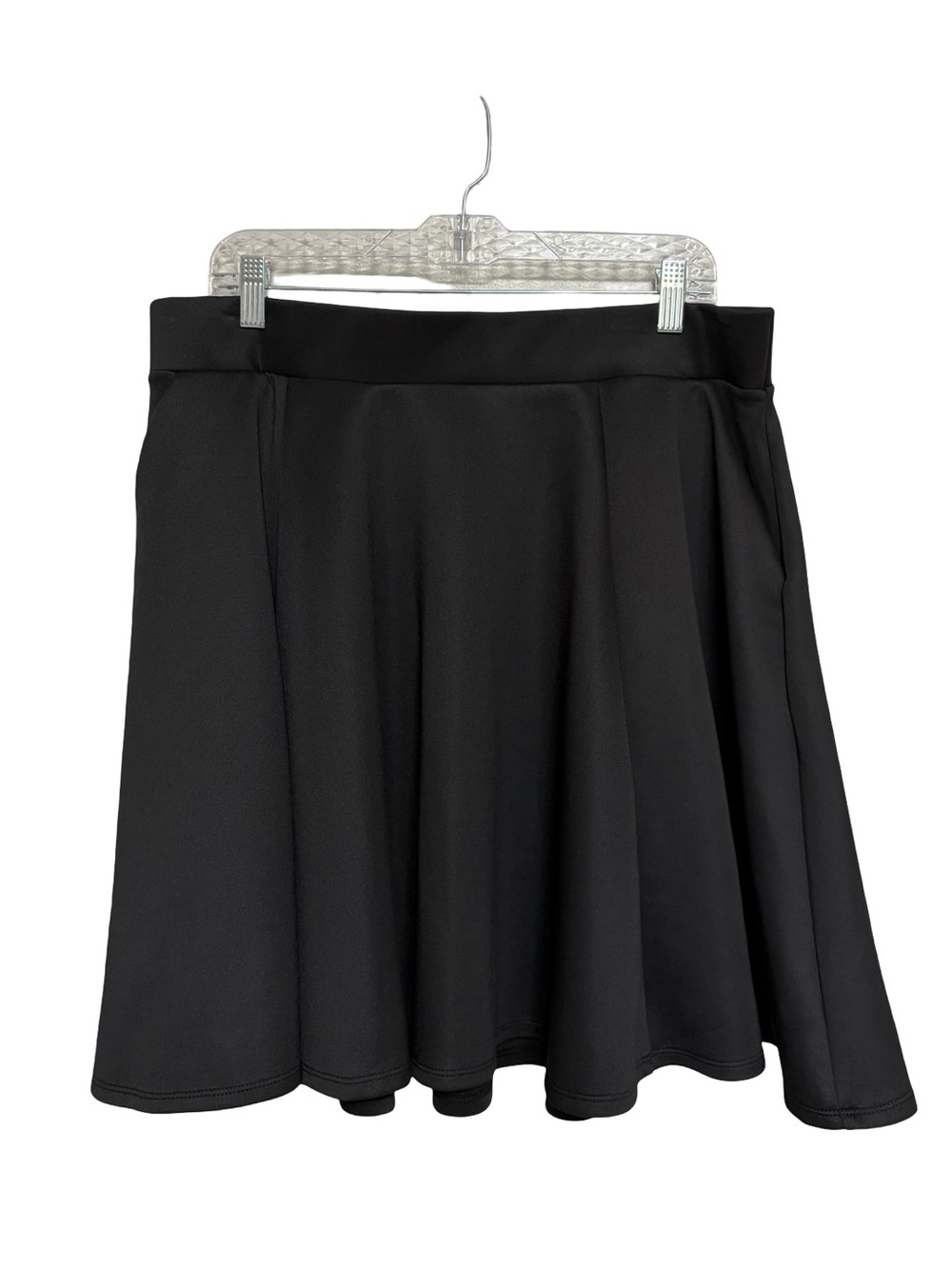 NEW Torrid Mini Scuba Skater Skirt in Black - Size 1 - Picture 4 of 10
